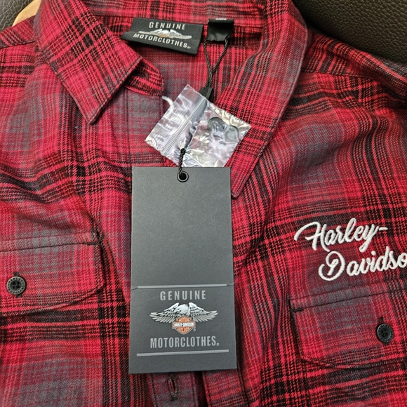 Harley-Davidson button down shirt - Picture 3 of 5